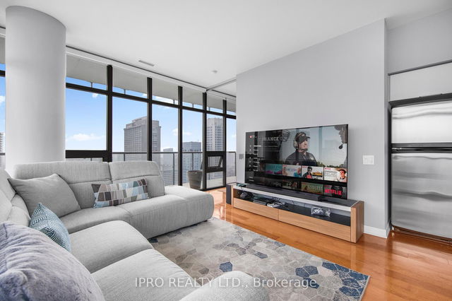 3903 - 33 Charles Street E