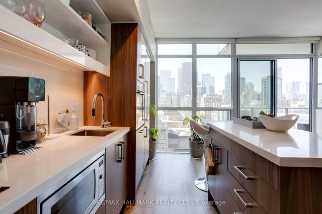 1305 - 39 Sherbourne Street