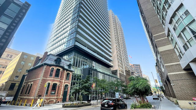 2706 - 15 Grenville Street