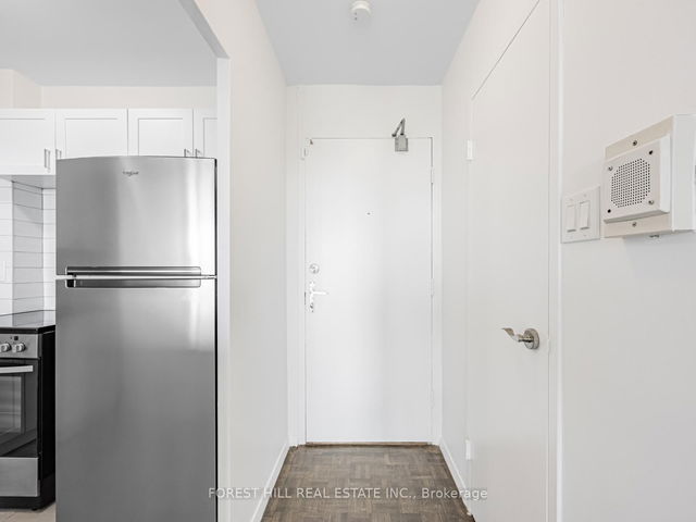 1909 - 7 Jackes Avenue