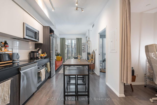 906 - 68 Shuter Street