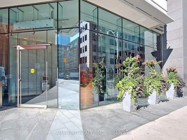 5004 - 180 University Avenue