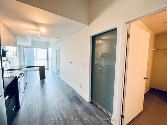 523 - 188 Fairview Mall Drive