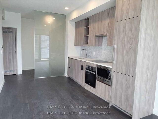 2501 - 85 McMahon Drive