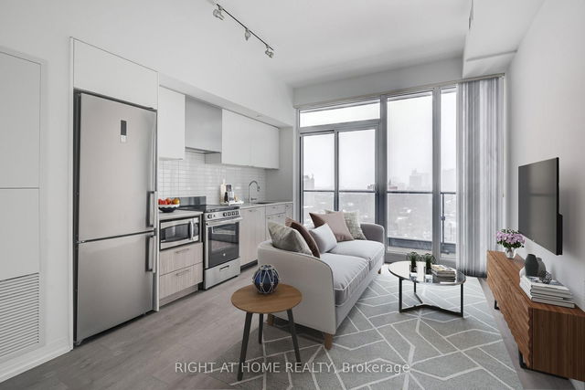 1034 - 251 Jarvis Street E