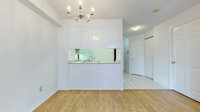 2208 - 736 Bay Street