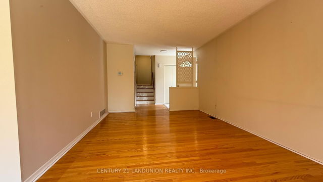 8 Trailside Drive