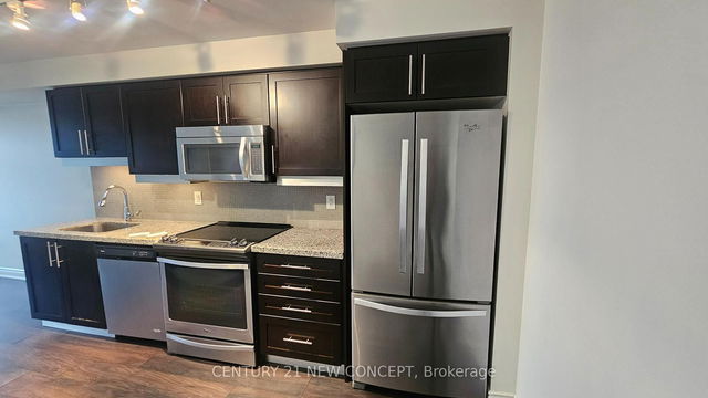 207 - 400 Adelaide Street E