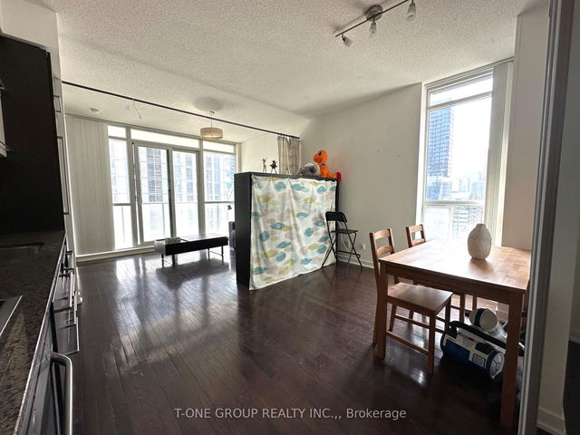 2206 - 770 Bay Street