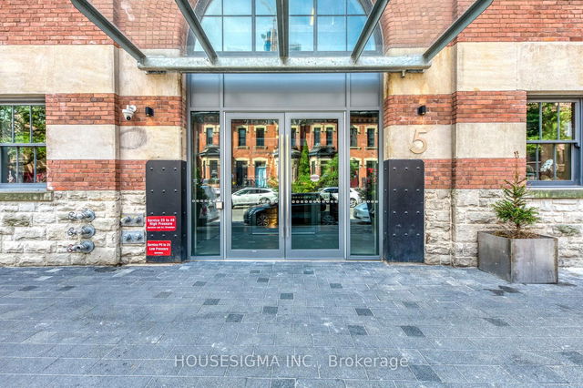 1602 - 5 St Joseph Street