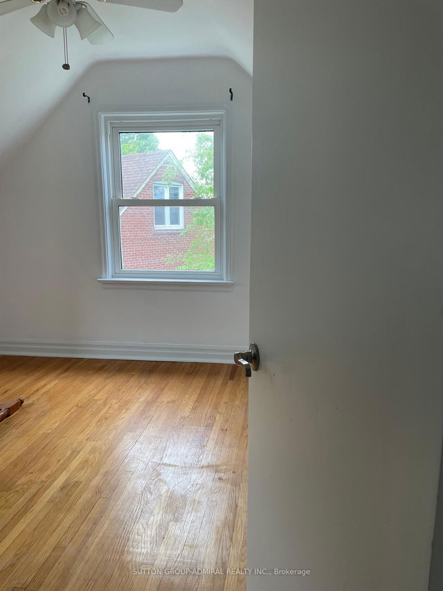 30 Vonda, Second floor Avenue