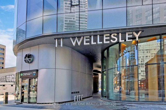 502 - 11 Wellesley Street W