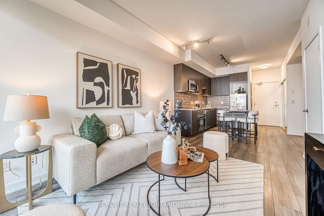 202 - 18 Rean Drive