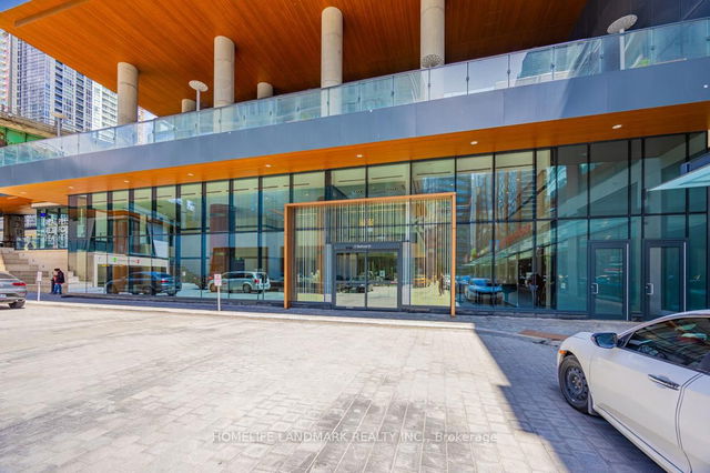 1501 - 17 Bathurst Street