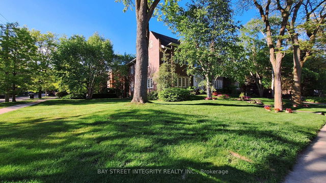 184 Heath Street W