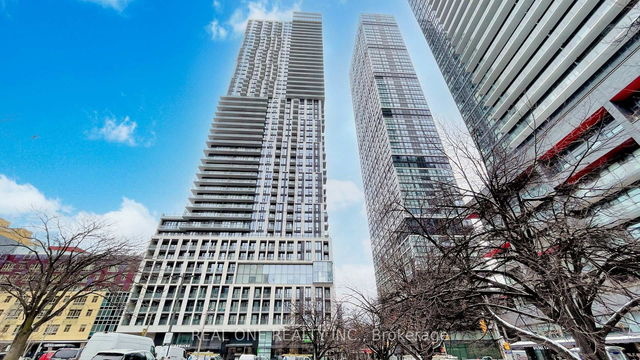 526 - 251 Jarvis Street