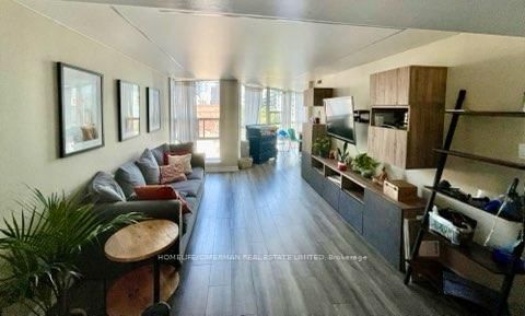 609 - 701 King Street W