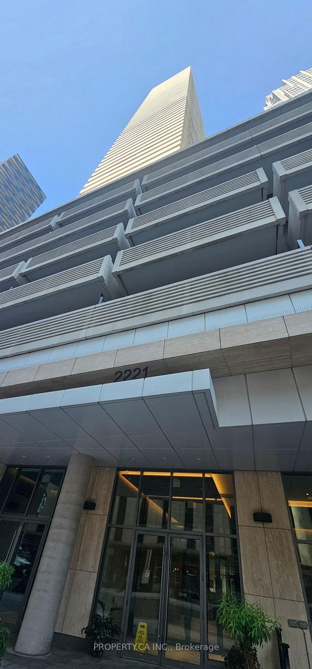 4506 - 2221 Yonge Street E