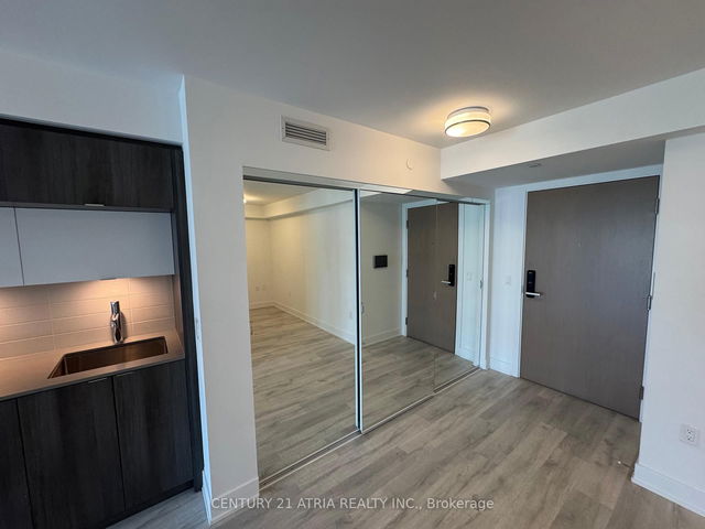 1109 - 575 Bloor Street E