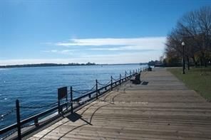 919 - 29 Queens Quay E
