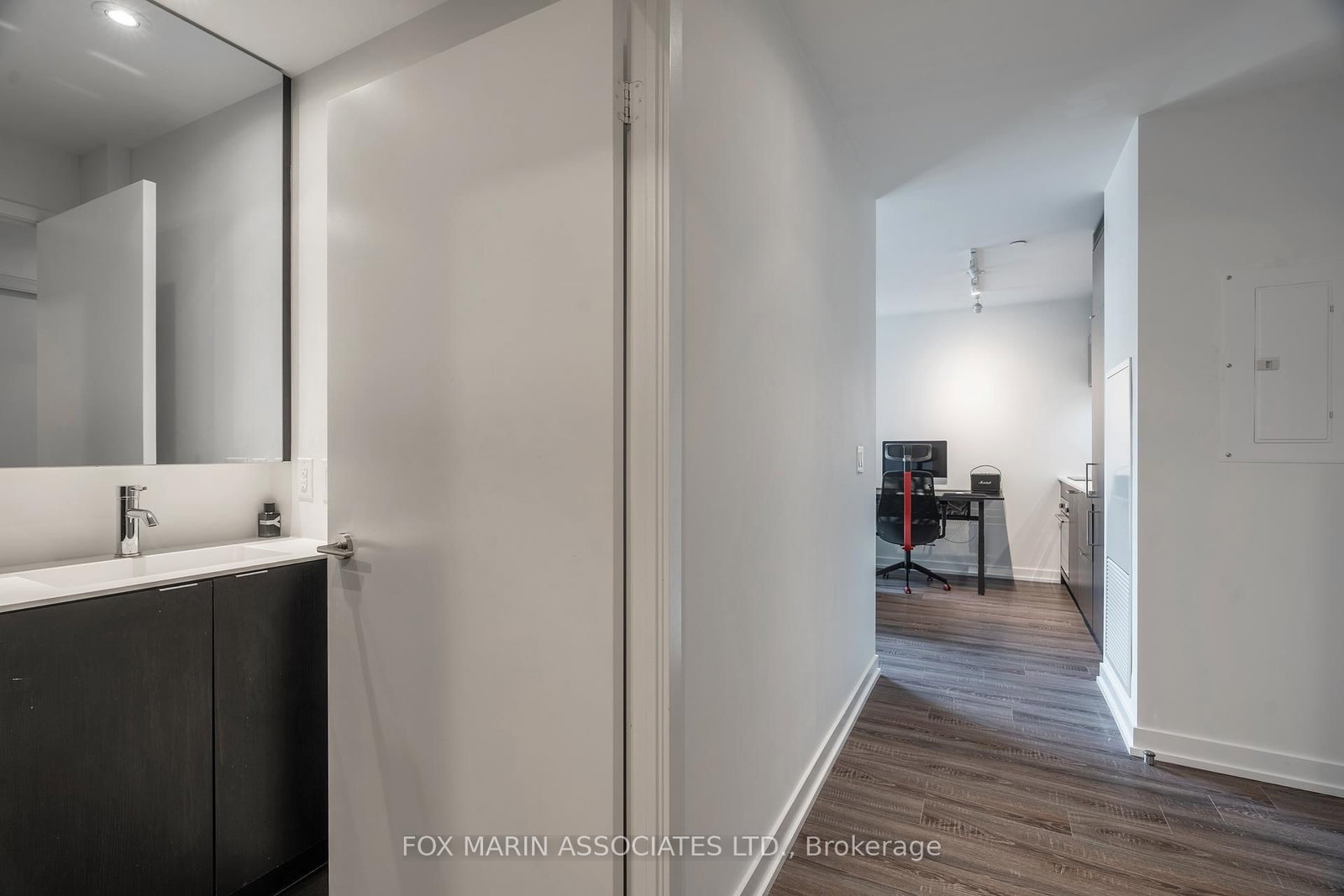 20 Edward Street, Unit 921 - Photo 11