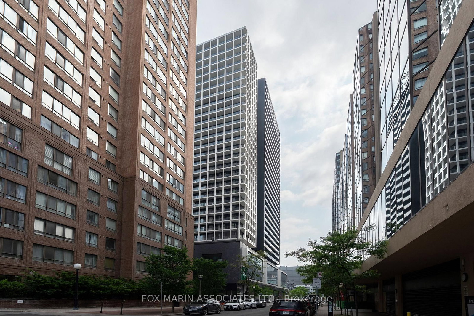 20 Edward Street, Unit 921 - Photo 17