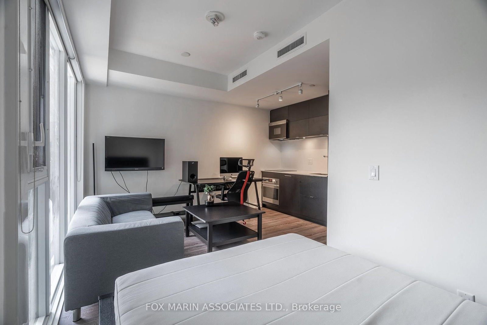 20 Edward Street, Unit 921 - Photo 7