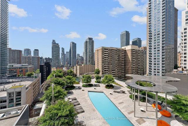 806 - 1 Bloor Street E