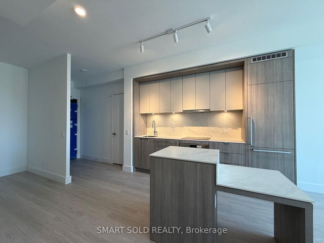 907 - 6 Greenbriar Road