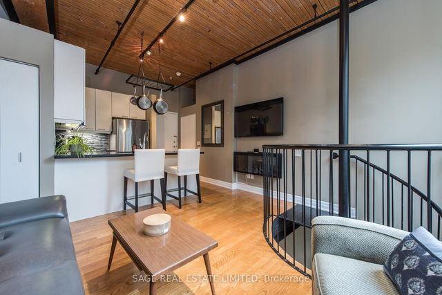 504 - 781 King Street W