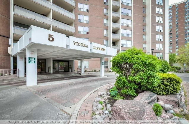210 - 5 Vicora Linkway