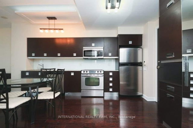 901 - 33 Charles Street E