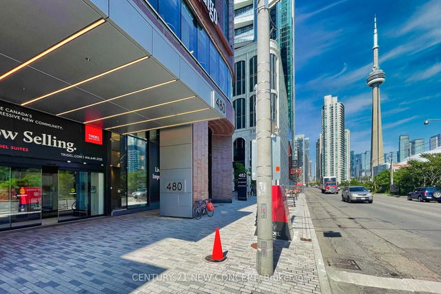 1717 - 480 Front Street W