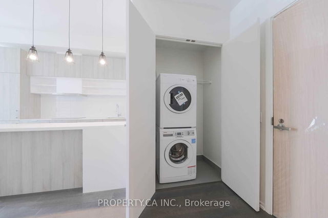 1136 - 8 Hillsdale Avenue E