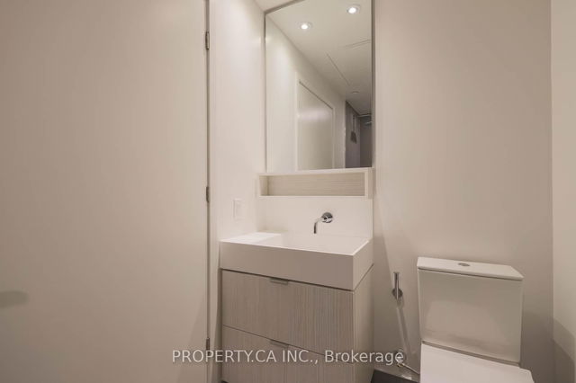 1136 - 8 Hillsdale Avenue E