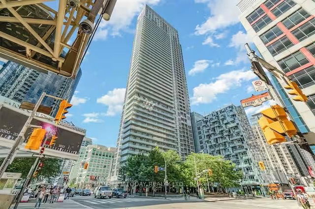 704 - 300 Front Street W