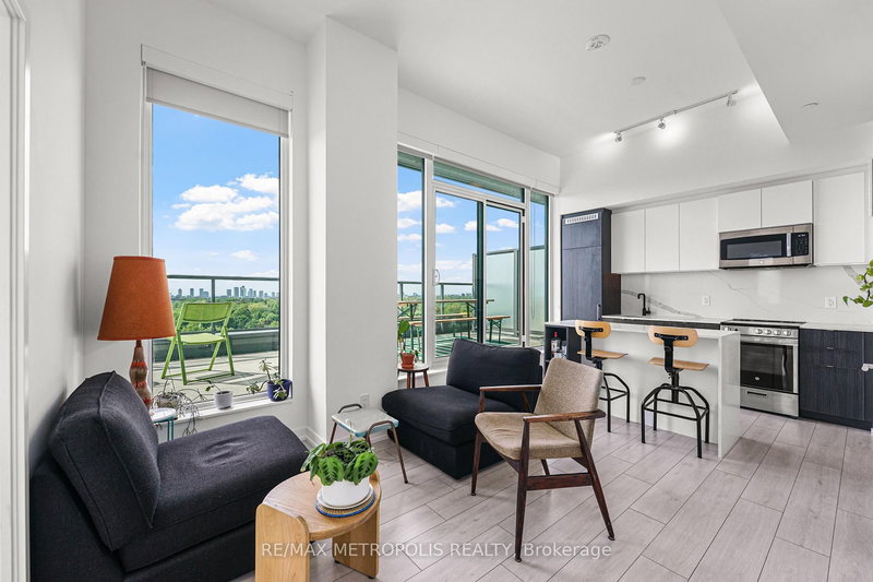 815 - 500 Dupont St, Toronto, M6G 0B8 | Image 2