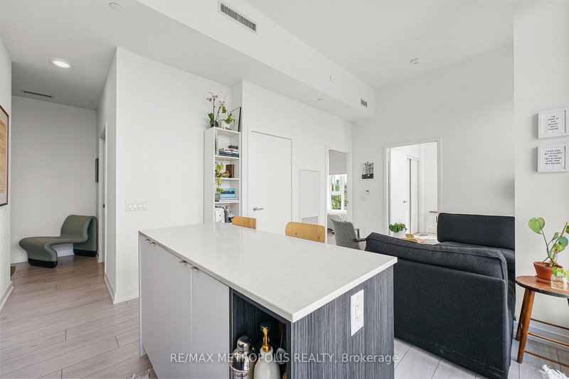 815 - 500 Dupont St, Toronto, M6G 0B8 | Image 3