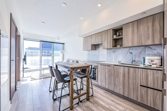 3301 - 19 Bathurst Street