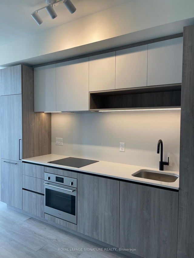 511 - 181 Sterling Road