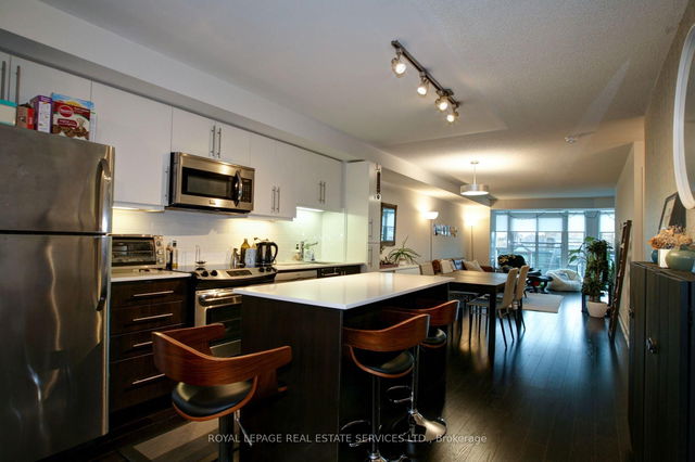 418 - 1169 Queen Street W