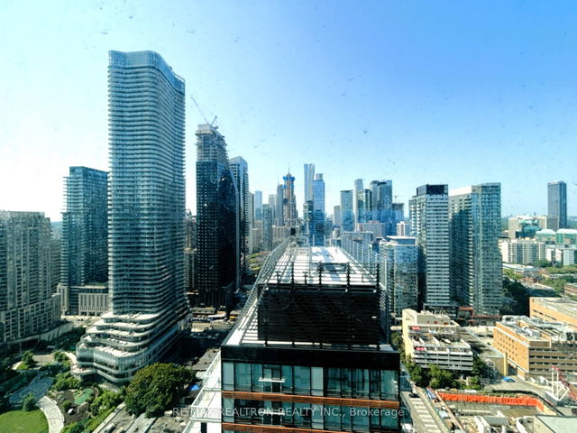 2904 - 501 Yonge Street