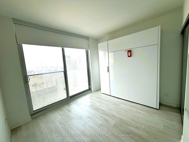 2904 - 501 Yonge Street