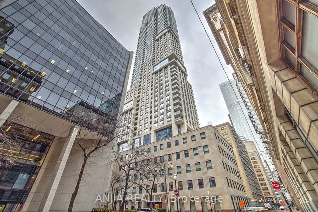 903 - 88 Scott Street