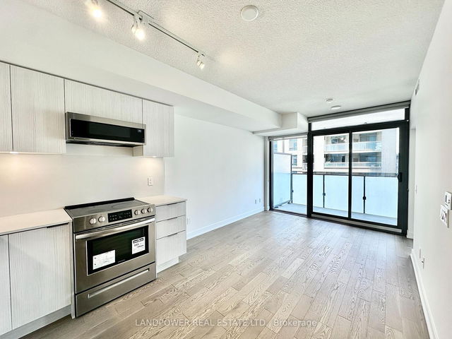 813 - 25 Richmond Street E