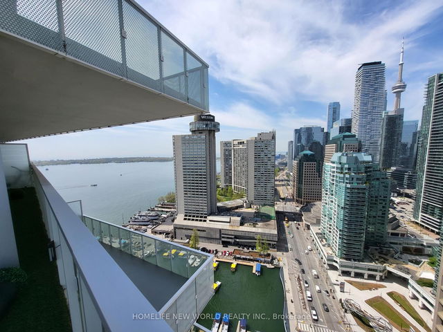 2707 - 15 Queens Quay E
