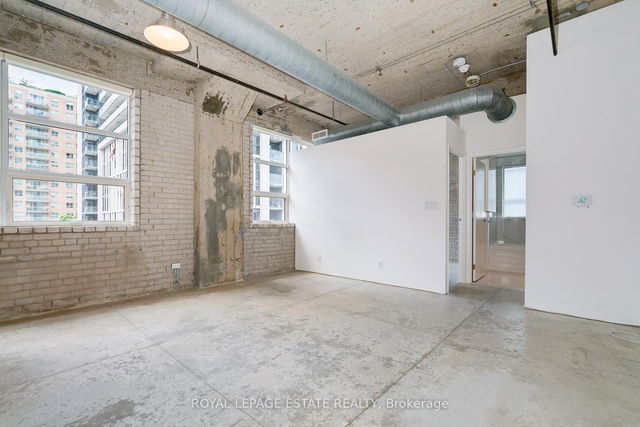309 - 383 Adelaide Street E