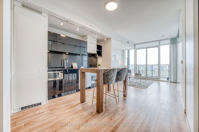 2806 - 125 Peter Street