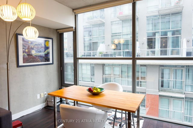 706 - 25 Oxley Street
