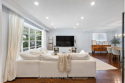 44 Colonnade Rd, Toronto - Bayview Woods-Steeles image-0-4